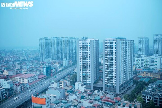 Gi&aacute; chung cư li&ecirc;n tục tăng, người d&acirc;n ng&agrave;y c&agrave;ng kh&oacute; mua - Ảnh 1.