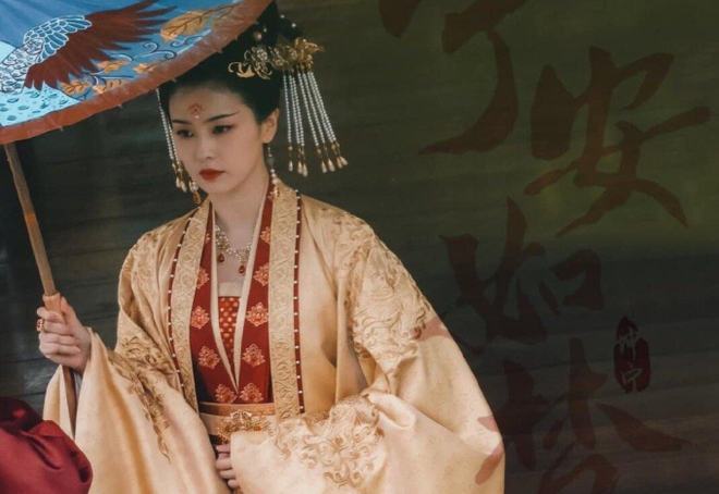 Bị tố đi xem Lisa diễn tho&aacute;t y, sao nữ đ&igrave;nh đ&aacute;m n&oacute;i đ&uacute;ng 1 chữ m&agrave; cứu nguy cả sự nghiệp - Ảnh 6.