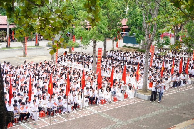 Ng&ocirc;i trường lần đầu ti&ecirc;n c&oacute; cầu truyền h&igrave;nh Olympia: Lọt top tốt nhất cả nước, th&agrave;nh t&iacute;ch d&agrave;i cả trang! - Ảnh 4.