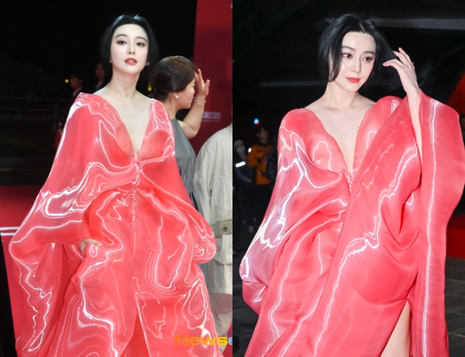 Siêu thảm đỏ LHP Busan: Phạm Băng Băng hóa nữ thần đọ sắc Krystal, bố bỉm sữa Song Joong Ki trẻ trung lấn át dàn sao nam - Ảnh 3.