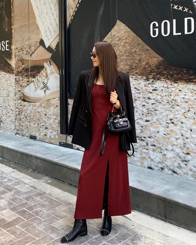 10 c&aacute;ch diện blazer đen thanh lịch, t&ocirc;n d&aacute;ng trong m&ugrave;a lạnh - Ảnh 4.