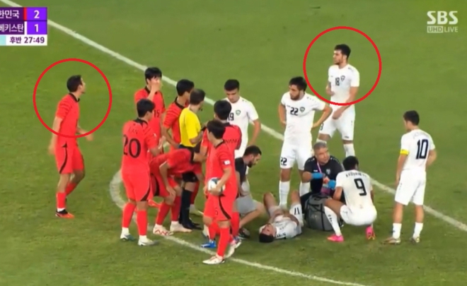 ASIAD 19: Tiền đạo Hàn Quốc bị đối thủ đánh nguội ngay trên sân, cách đáp trả của anh này sau đó khiến fan bật cười - Ảnh 3.