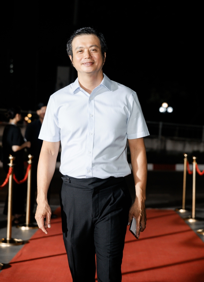 Hoa hậu Ngọc H&acirc;n v&agrave; d&agrave;n sao Việt đổ bộ thảm đỏ ra mắt phim Giao Lộ 8675 tại H&agrave; Nội - Ảnh 3.