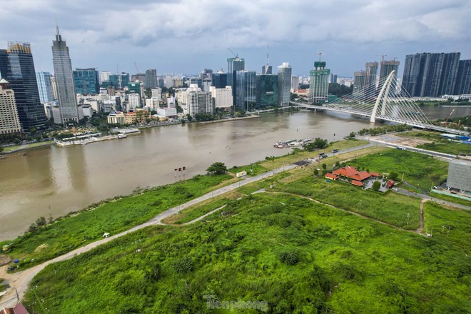 Cận cảnh điểm xem ph&aacute;o hoa đỉnh nhất tại TPHCM từ năm 2024 - Ảnh 11.