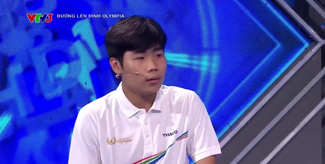 Th&iacute; sinh trận Chung kết Đường L&ecirc;n Đỉnh Olympia khiến kh&aacute;n giả bật cười v&igrave; m&agrave;n so s&aacute;nh Hồ Gươm với... nước rau muống luộc! - Ảnh 1.