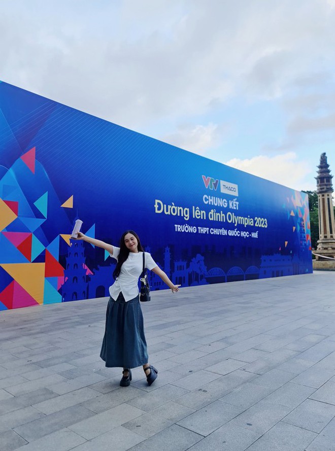 Cô gái dẫn chung kết Đường lên đỉnh Olympia cùng hot girl 7 thứ tiếng Khánh Vy - Ảnh 3.