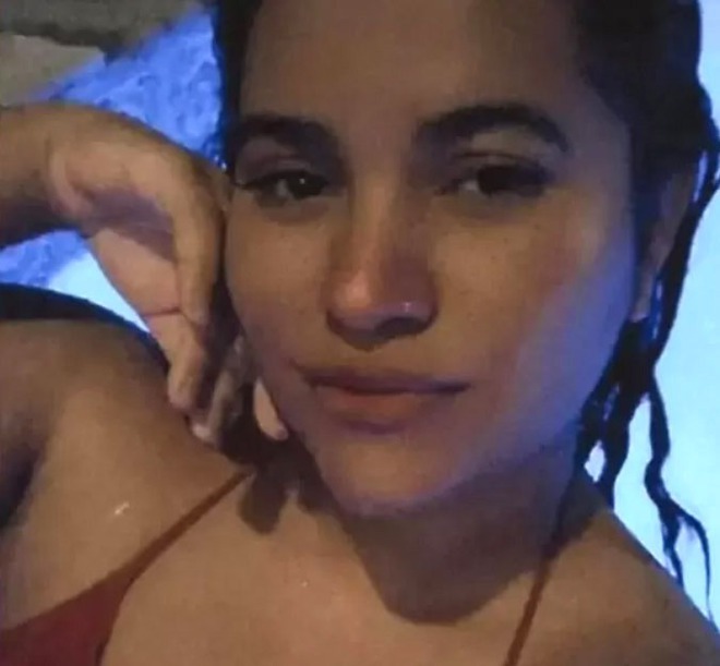 C&ocirc; g&aacute;i trẻ tử vong v&igrave; ăn vi&ecirc;n kẹo socola người qua đường cho - Ảnh 1.