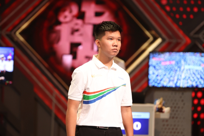 Nh&igrave;n lại m&agrave;n lật k&egrave;o điểm số kh&ocirc;ng thể ho&agrave;n hảo hơn của Nh&agrave; v&ocirc; địch Olympia 2023! - Ảnh 3.