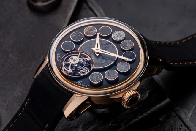 Không gắn kim cương hay đá quý, chiếc đồng hồ này vẫn có giá gần 6 tỷ đồng, ghi danh Guinness vì kỷ lục ngoài hành tinh độc nhất vô nhị - Ảnh 2.