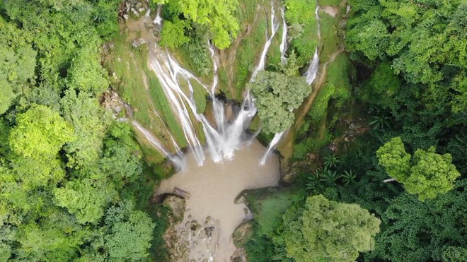 Đến Mộc Ch&acirc;u nhớ gh&eacute; th&aacute;c N&agrave;ng Ti&ecirc;n đậm hoang sơ của n&uacute;i rừng T&acirc;y Bắc - Ảnh 4.