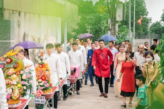 Ch&uacute; rể Th&aacute;i B&igrave;nh đem 7 xe r&ugrave;a đến nh&agrave; g&aacute;i đưa tr&aacute;p, mẹ e ngại một điều khi con đưa ra &yacute; tưởng - Ảnh 7.