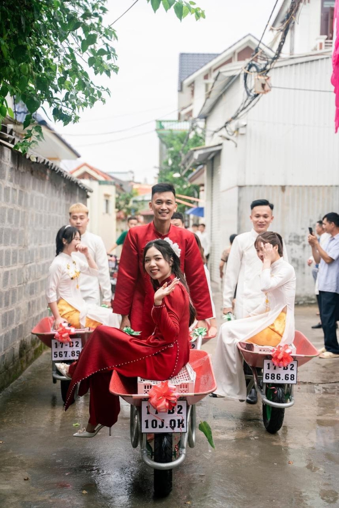 Ch&uacute; rể Th&aacute;i B&igrave;nh đem 7 xe r&ugrave;a đến nh&agrave; g&aacute;i đưa tr&aacute;p, mẹ e ngại một điều khi con đưa ra &yacute; tưởng - Ảnh 5.