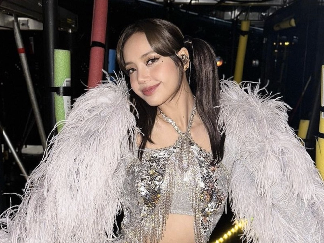 N&Oacute;NG: T&agrave;i khoản Weibo bay m&agrave;u, Lisa (BLACKPINK) bị phong s&aacute;t tại Trung Quốc? - Ảnh 2.