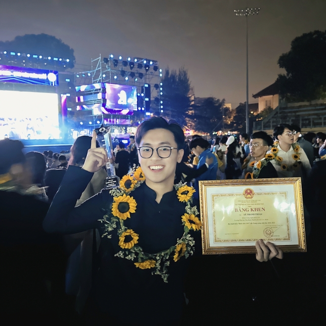 Nam sinh l&agrave; Thủ khoa đại học, 2 lần được sếp đ&aacute;nh gi&aacute; cao v&igrave; th&agrave;nh t&iacute;ch ngoại kh&oacute;a ấn tượng - Ảnh 6.