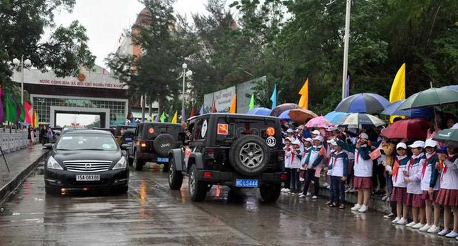 Người d&acirc;n c&oacute; thể tự l&aacute;i xe du lịch sang Trung Quốc từ 6-11 - Ảnh 1.
