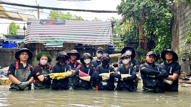 Trưởng nhóm Sài Gòn Xanh nói về hàng trăm tình nguyện viên ngâm mình dưới kênh đen: Tụi mình không làm màu! - Ảnh 12.