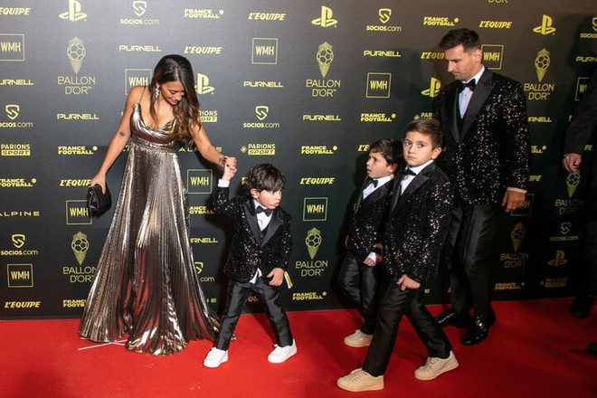 Messi thay đổi thế n&agrave;o trong 8 lần gi&agrave;nh Quả b&oacute;ng v&agrave;ng? - Ảnh 10.