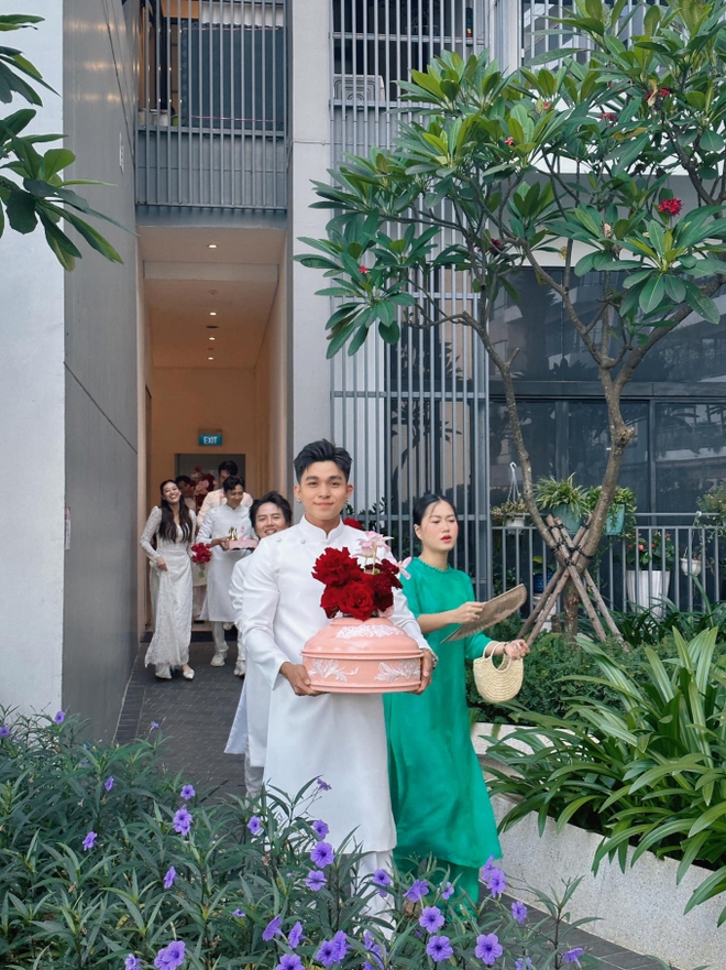 Lễ gia tiên Puka và Gin Tuấn Kiệt: Cô dâu chú rể diện áo dài hồng, Trường Giang làm chủ hôn cùng dàn bê tráp xịn xò - Ảnh 5.