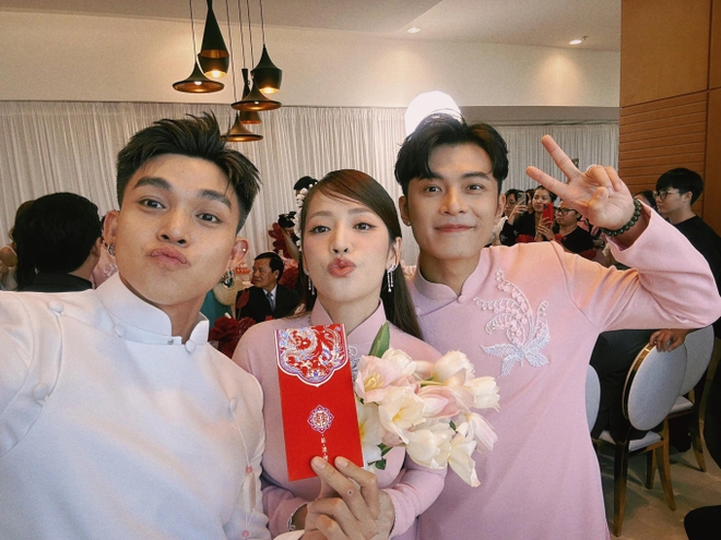 Lễ gia ti&ecirc;n Puka v&agrave; Gin Tuấn Kiệt: C&ocirc; d&acirc;u ch&uacute; rể diện &aacute;o d&agrave;i hồng, Trường Giang l&agrave;m chủ h&ocirc;n c&ugrave;ng d&agrave;n b&ecirc; tr&aacute;p xịn x&ograve; - Ảnh 3.