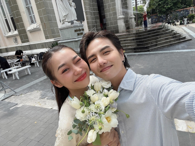 Puka và Gin Tuấn Kiệt tổ chức đám cưới ở nhà thờ vào sáng nay: Cô dâu suýt rơi nhẫn, hé lộ sao nữ Vbiz bắt được hoa - Ảnh 8.