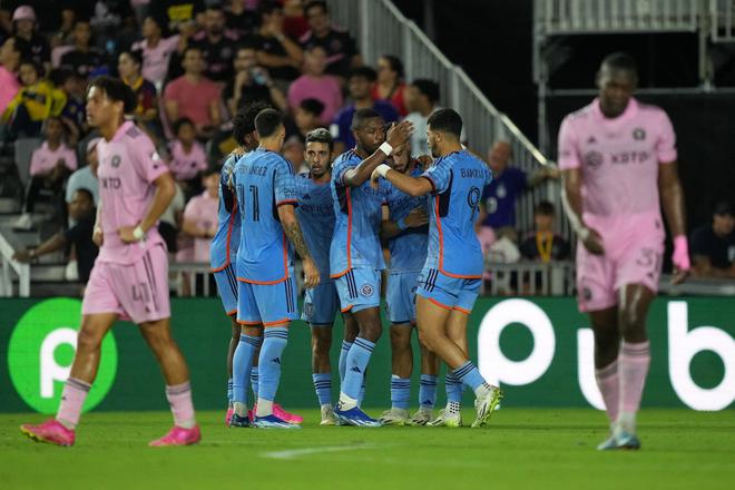Messi v&agrave; Inter Miami nhận c&aacute;i kết đắng l&ograve;ng sau lễ vinh danh Quả b&oacute;ng V&agrave;ng - Ảnh 4.