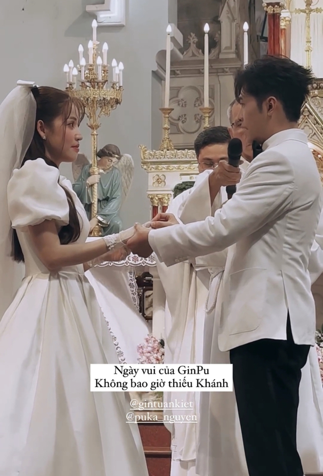 Puka và Gin Tuấn Kiệt tổ chức đám cưới ở nhà thờ vào sáng nay: Cô dâu suýt rơi nhẫn, hé lộ sao nữ Vbiz bắt được hoa - Ảnh 7.