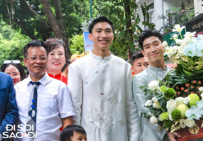 Văn Hậu v&agrave; Hải My xuất hiện t&igrave;nh tứ tại đ&aacute;m hỏi, visual đỉnh cao h&uacute;t mọi &aacute;nh nh&igrave;n - Ảnh 8.