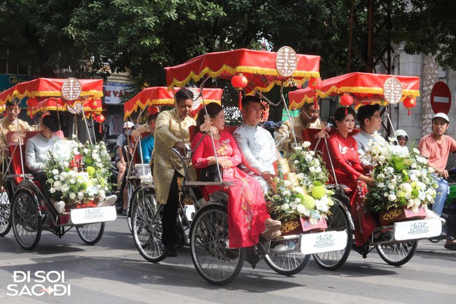 Hot: Nh&agrave; Đo&agrave;n Văn Hậu ngồi x&iacute;ch l&ocirc; đưa lễ vật v&agrave;o nh&agrave; Do&atilde;n Hải My ăn hỏi - Ảnh 8.