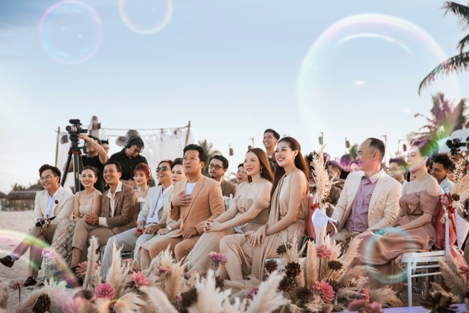 Nửa showbiz tụ họp mừng ngày vui, đám cưới Puka - Gin Tuấn Kiệt chứng minh sức hút khủng ẵm hơn 17 triệu lượt tương tác - Ảnh 7.