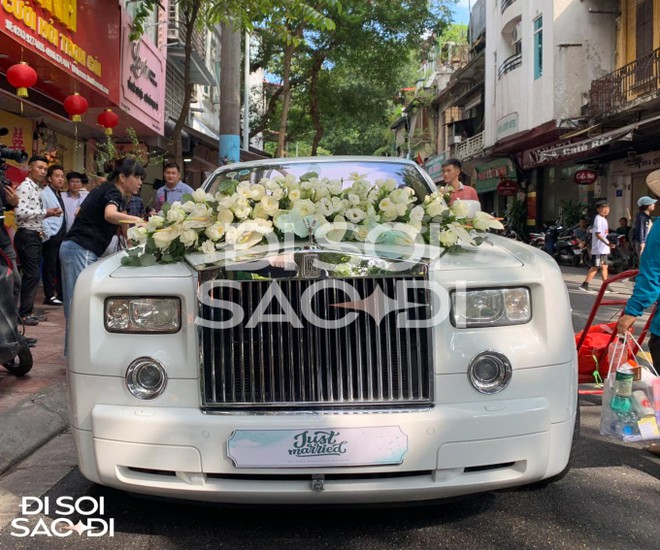 Cận cảnh si&ecirc;u xe 50 tỷ Đo&agrave;n Văn Hậu rước Do&atilde;n Hải My về dinh - Ảnh 2.