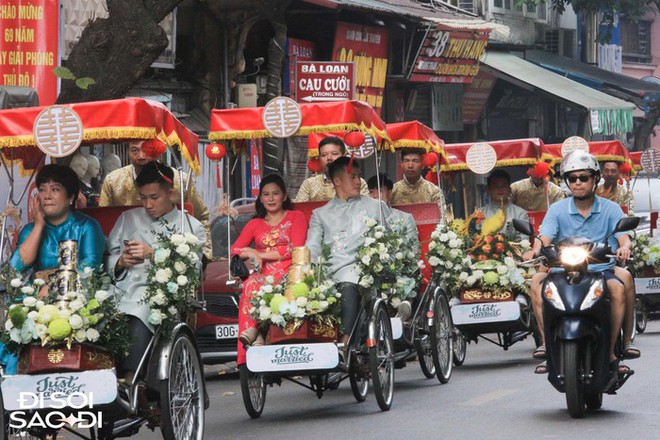 Hot: Nh&agrave; Đo&agrave;n Văn Hậu ngồi x&iacute;ch l&ocirc; đưa lễ vật v&agrave;o nh&agrave; Do&atilde;n Hải My ăn hỏi - Ảnh 5.