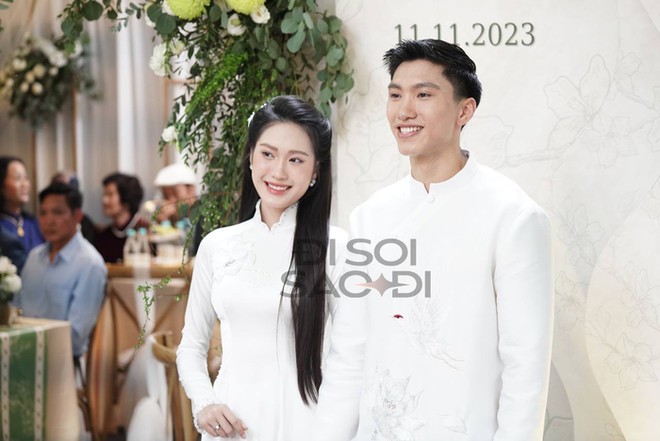 Loạt ảnh n&eacute;t căng trong đ&aacute;m hỏi Do&atilde;n Hải My v&agrave; Đo&agrave;n Văn Hậu: C&ocirc; d&acirc;u ch&uacute; rể kho&aacute; m&ocirc;i ngọt ng&agrave;o! - Ảnh 4.