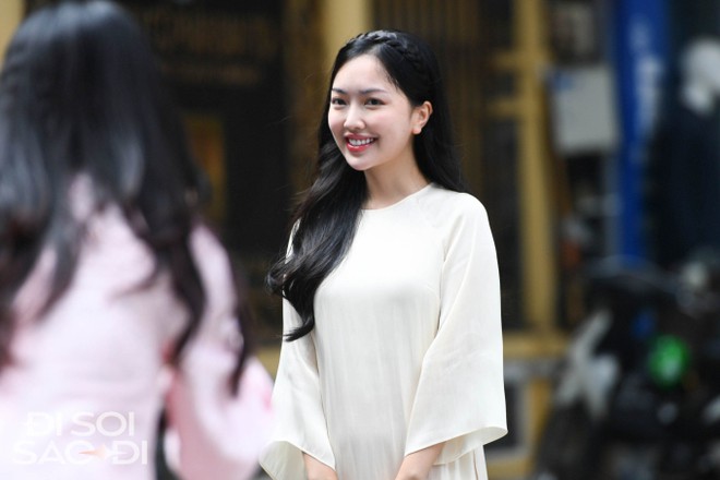Ho&agrave; Minzy đọ sắc với vợ H&agrave; Đức Chinh, Th&agrave;nh Chung khi c&ugrave;ng diện &aacute;o d&agrave;i duy&ecirc;n d&aacute;ng trong đ&aacute;m cưới Đo&agrave;n Văn Hậu - Ảnh 3.