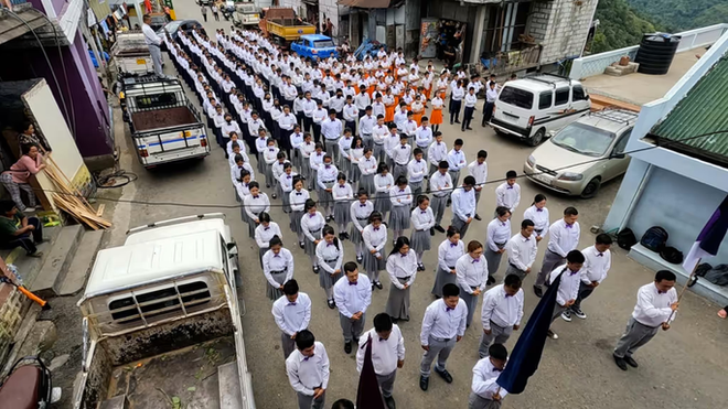 199 th&agrave;nh vi&ecirc;n của gia đ&igrave;nh lớn nhất thế giới sống c&ugrave;ng một m&aacute;i nh&agrave; - Ảnh 7.