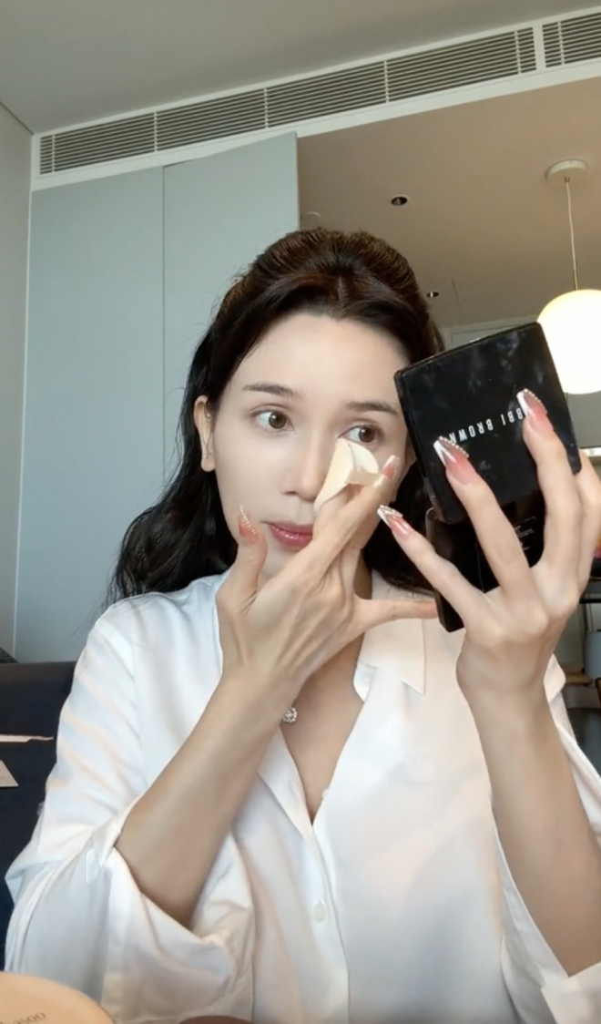 Sĩ Thanh mách chị em layout trang điểm đi ăn cưới: Siêu xinh, siêu sang, phối với trang phục nào cũng ăn ý - Ảnh 8. Sĩ Thanh mách chị em layout trang điểm đi ăn cưới: Siêu xinh, siêu sang, phối với trang phục nào cũng ăn ý - Ảnh 8.