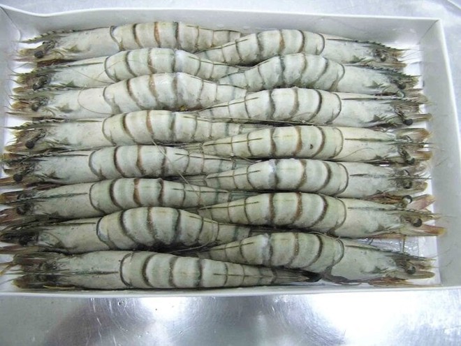 C&aacute;ch b&oacute;c vỏ t&ocirc;m ch&iacute;n kh&ocirc;ng bị n&oacute;ng v&agrave; d&acirc;y bẩn - Ảnh 6.