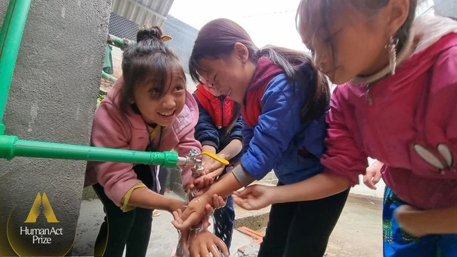 Nồi c&aacute;m tuổi thơ&rdquo; v&agrave; c&ocirc;ng tr&igrave;nh gi&uacute;p học tr&ograve; tho&aacute;t cảnh tắm nước lạnh m&ugrave;a đ&ocirc;ng của thầy gi&aacute;o v&ugrave;ng cao - Ảnh 6.