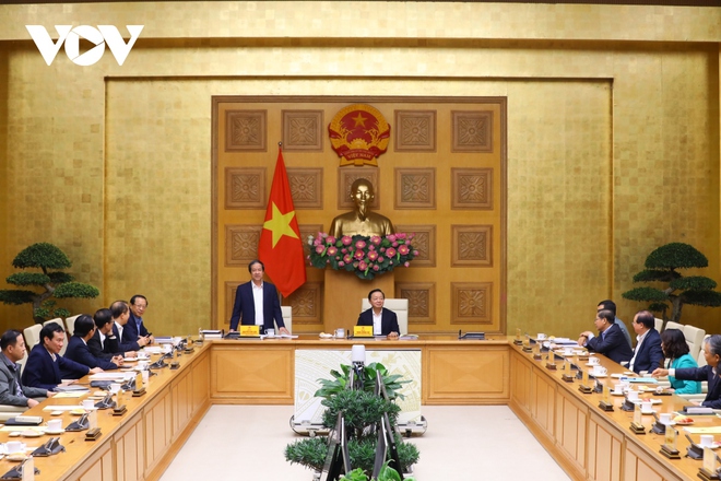 Ph&oacute; Thủ tướng Trần Hồng H&agrave; y&ecirc;u cầu chuẩn h&oacute;a ng&acirc;n h&agrave;ng đề thi tốt nghiệp THPT - Ảnh 1.