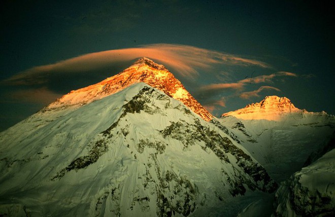 Bí ẩn về cấu trúc rỗng và kho báu bí ẩn bên trong dãy Himalaya - Ảnh 3.