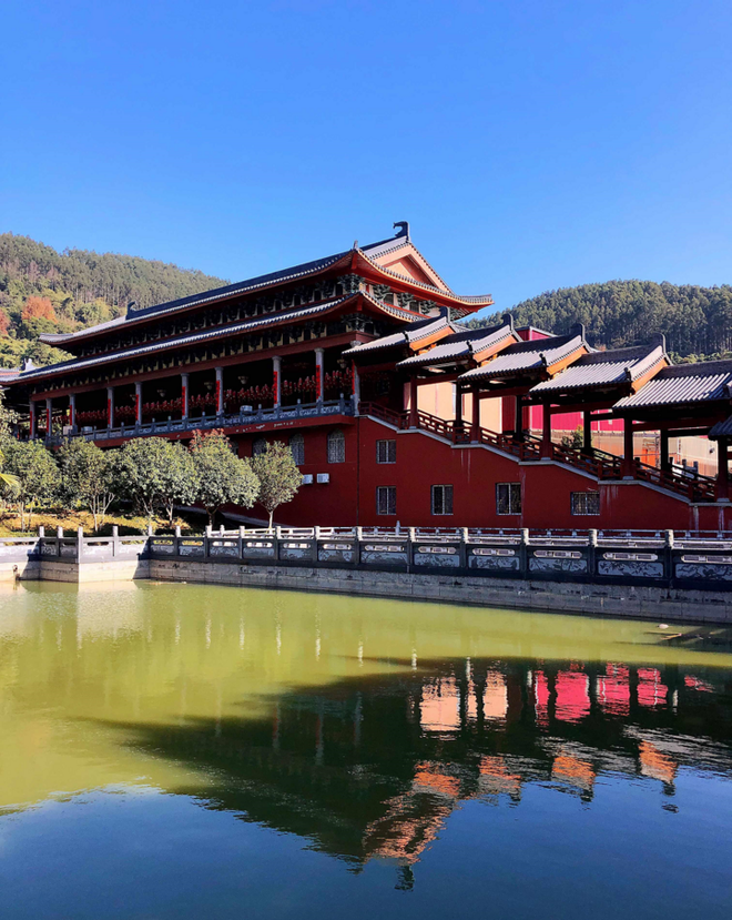 Ngôi chùa cổ nghìn năm tuổi lớn nhất ở Trung Quốc, khách đi bộ cả ngày không hết - Ảnh 3.