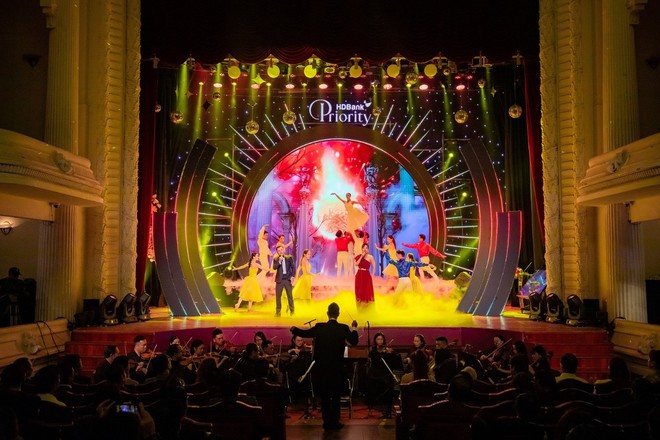 Đêm nhạc Kenny G Live in Vietnam để lại nhiều cảm xúc cho người hâm mộ - Ảnh 4.