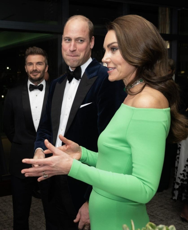 Chuyên gia hoàng gia: Harry - Meghan ghen tị với vợ chồng anh trai William và Kate vì một lý do, dù cố xoay chuyển tình thế cũng không được - Ảnh 2.