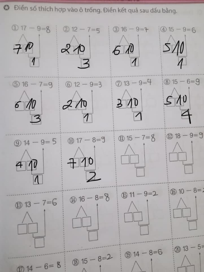 Cả nhà thức đêm giải bài toán cho con nhưng bó tay, lên mạng hỏi ai cũng sốc: Lớp 1 mà như lớp 10 - Ảnh 3.