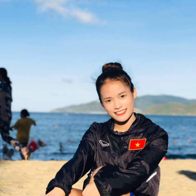 Hotgirl U19 nữ Việt Nam bất ngờ giải nghệ lấy chồng - Ảnh 5.