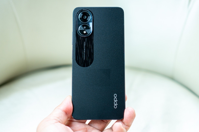 Top 10 smartphone b&aacute;n chạy nhất th&aacute;ng 10: M&aacute;y gi&aacute; rẻ thống trị thị trường smartphone Việt - Ảnh 2.