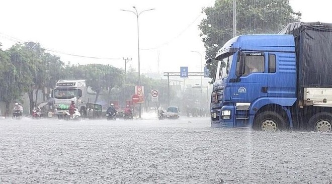 Chuy&ecirc;n gia cảnh b&aacute;o đ&ecirc;m nay miền Trung tiếp tục hứng mưa lớn - Ảnh 1.