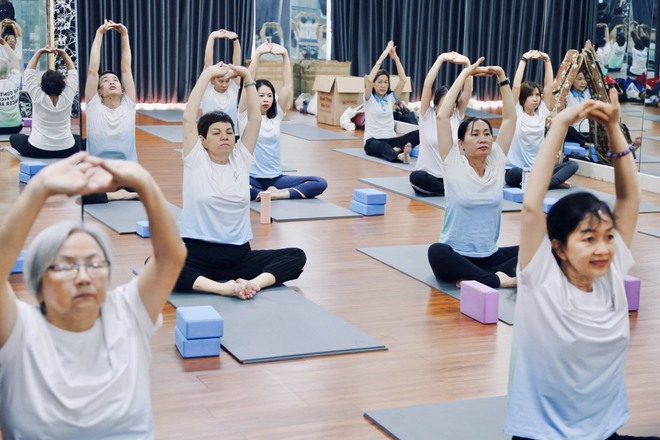 Những chiến binh K đặc biệt trong lớp học Yoga miễn phí ở Sài Gòn: Cô không còn thấy lẻ loi nữa... - Ảnh 5.