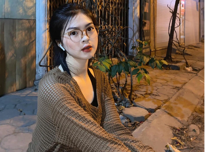 Vẻ đẹp trong veo của hoa kh&ocirc;i b&oacute;ng chuyền sinh vi&ecirc;n Việt Nam - Ảnh 7.