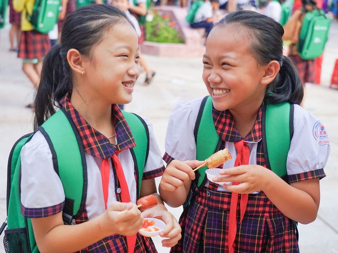 Bữa Ăn Trọn Vẹn: Hành trình của chiếc xe Xanh trên con đường trao gửi 100 triệu bữa ăn cho trẻ em Việt- Ảnh 2.