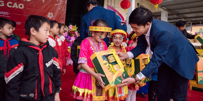 Bữa Ăn Trọn Vẹn: Hành trình của chiếc xe Xanh trên con đường trao gửi 100 triệu bữa ăn cho trẻ em Việt- Ảnh 7.